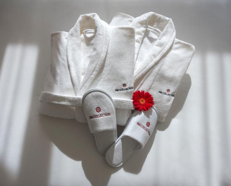 ホテル Nh コレクション ロイヤル アンディノ ボゴタ エクステリア 写真 A bathrobe and slippers
